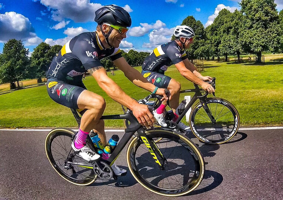 SaddleDrunk's tweet photo. Great #race by the #boys last night @Spokes_Bagshot @InfoBiometric @BlackIncWheels @KuaiSports @lky7s #cycling https://t.co/bxXaS3Hqmh