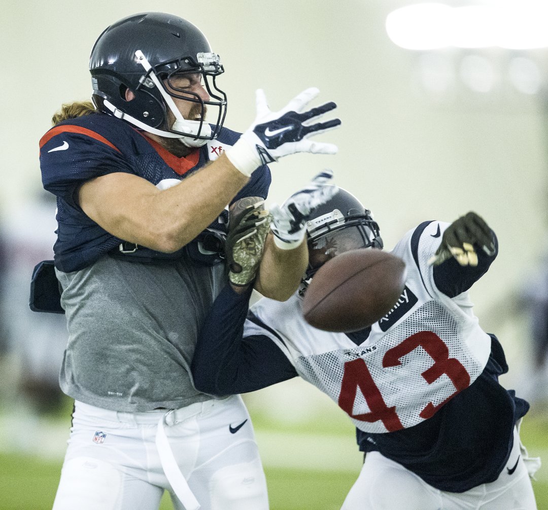 coomerchron's tweet photo. .@McClain_On_NFL talks about #TexansTrainingCamp Day 4, #practicebubble with photo gallery https://t.co/w2PGcMjY8o https://t.co/sNBT7J78Gc