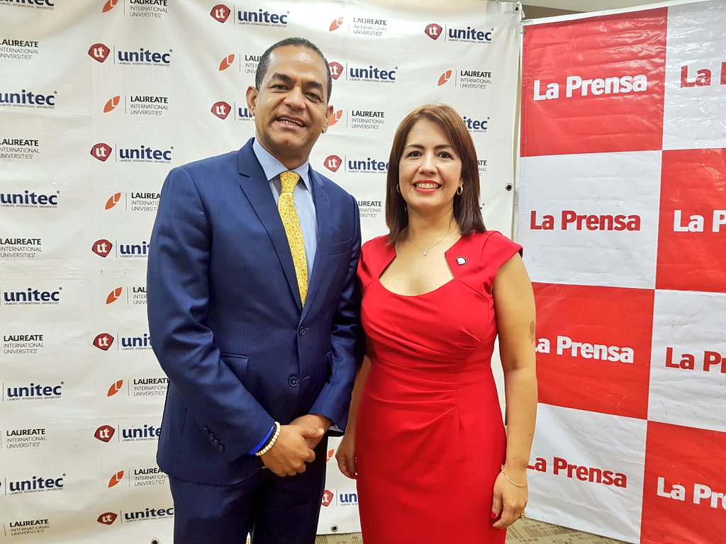 JCesarValentin's tweet photo. Un honor compartir con @CarlaMPantoja, vicerrectora de @UNITEC_hn #SanPedroSula. #FDU2016. https://t.co/g4xzSj9QeY