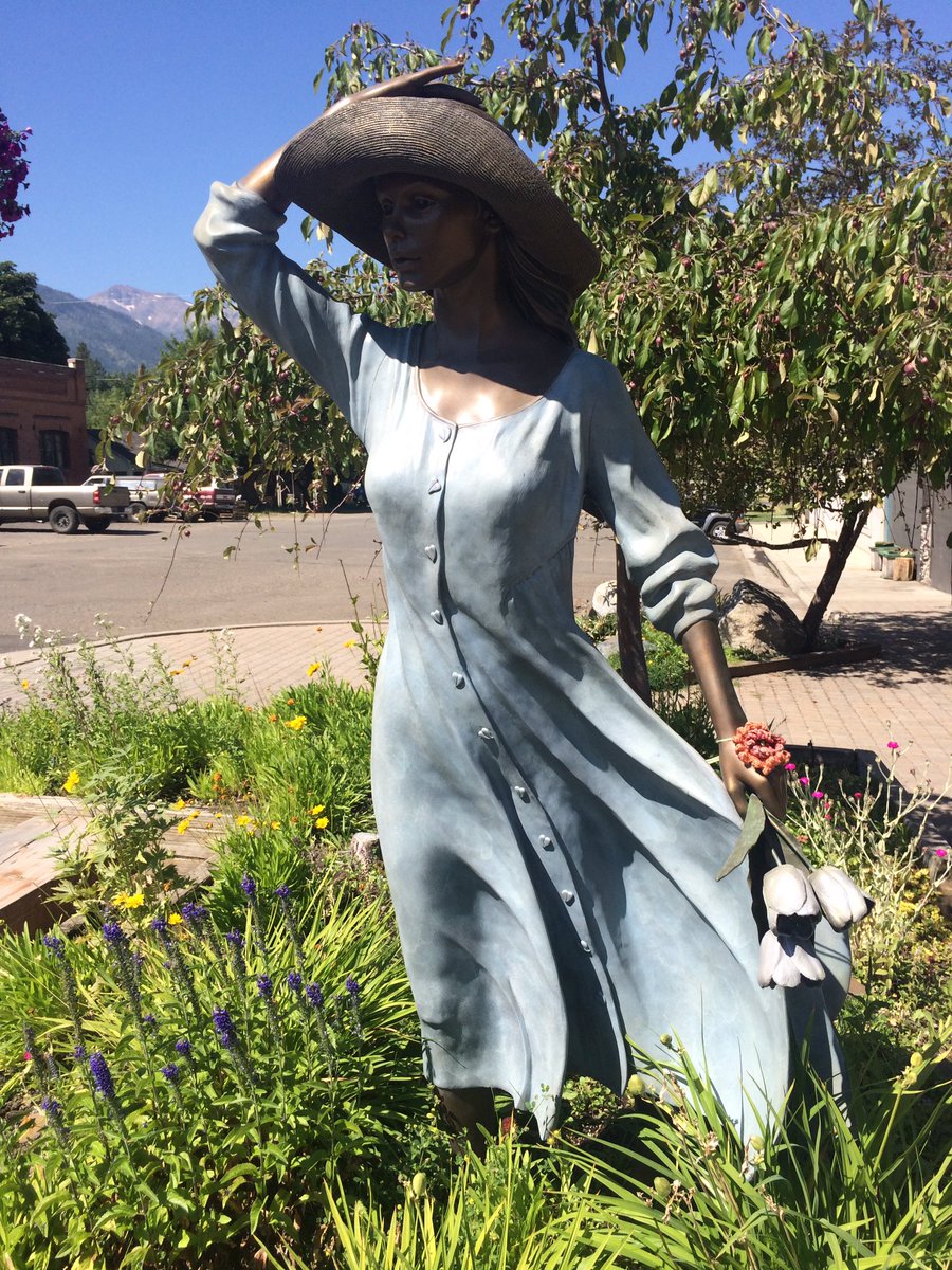 CaterOregon's tweet photo. Statue bronzeArt in Joseph Oregon #josephor #art #beautiful https://t.co/zMFulKACSv