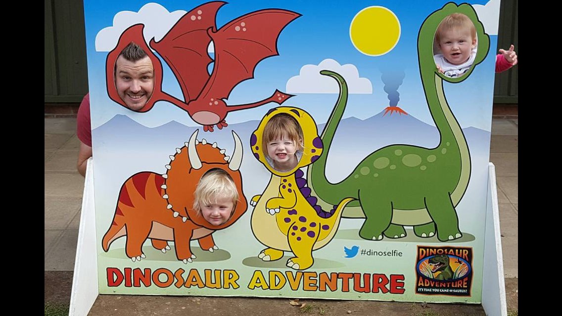 #dinoselfie great day out with <a href="/Gallanj/">Jemma Gallant</a>