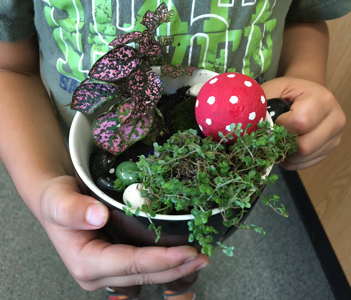 PPL_Riverton's tweet photo. Imagination coming alive at the library! Make your own #FairyGarden https://t.co/m4Dto2E1oJ @PortPublicLibME https://t.co/Fl4YDM4vQ0