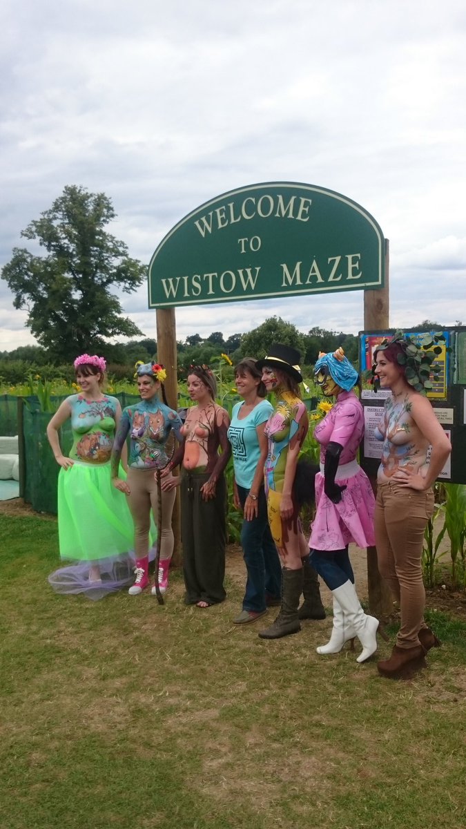 MidlandsBP's tweet image. Our team had such a great day painting in the open air at @WistowMaze in of @RainbowsHospice #rainbows #wistow