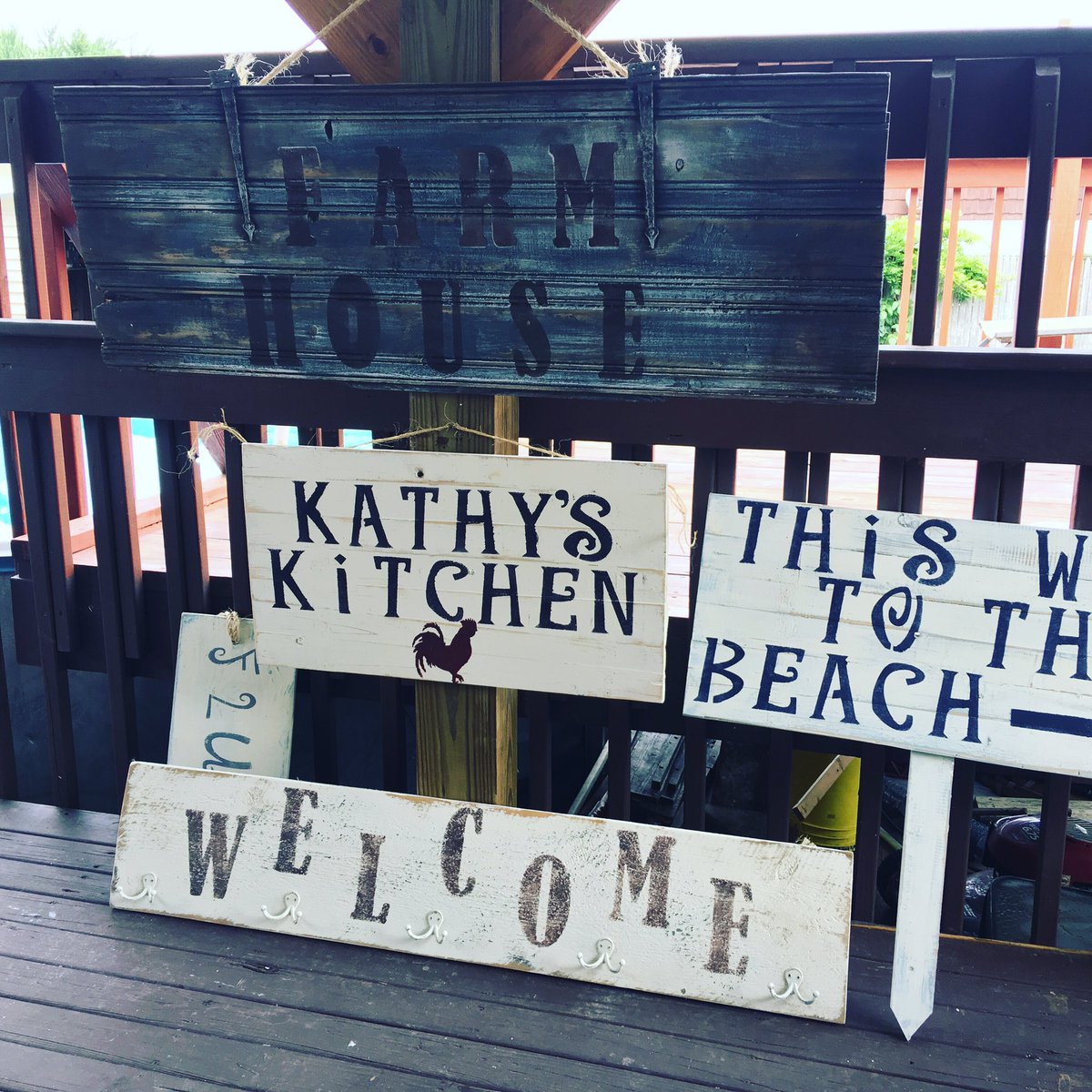 Barb313carm's tweet photo. #wood #signs https://t.co/keyxrgZlVT