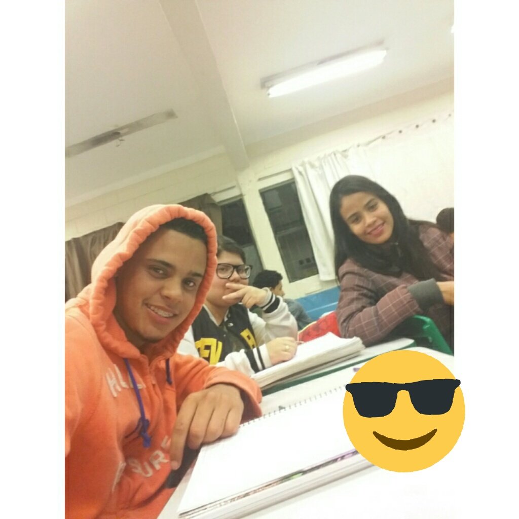 MayaraBar16's tweet photo. Sobre segunda ainda volta as aulas #com_eles 😎😄😜 https://t.co/GGGm4vvjIR