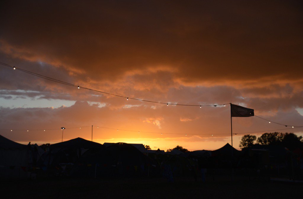 Gorgeous sunset over Mendes' Rainforest tonight! <a href="/EIJ2016/">EIJ2016</a>