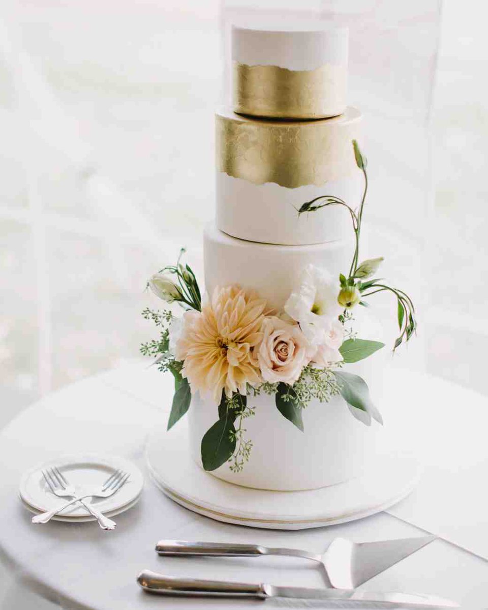 33 Gorgeous Romantic Wedding Cakes buff.ly/2ay3kPS #Weddings #BrideToBe