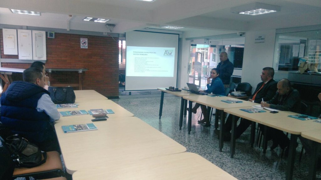 #Ahora Alcalde de <a href="/Sabanalargacas/">Alcaldía Sabanalarga</a> <a href="/IngJoseASuarez/">José Armando Suárez</a> se reune con Directivas de U-Distrital F. José de Caldas en Bogotá