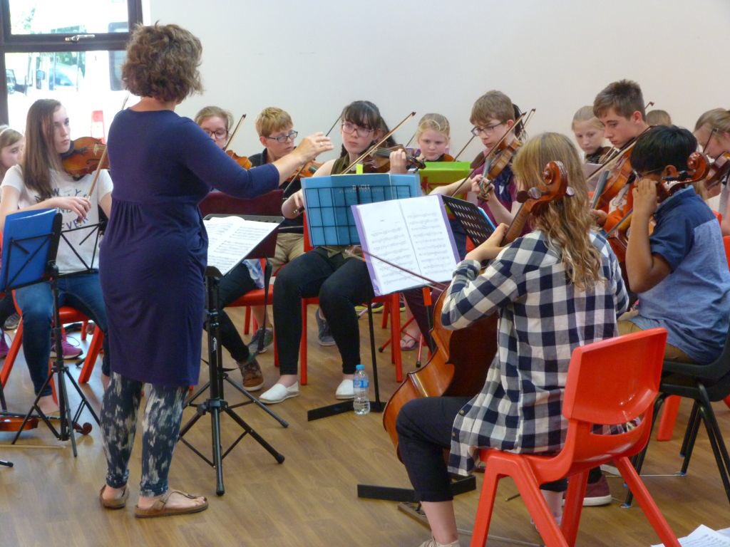 OasbyMusic's tweet photo. Day 3...string orchestras and a combined advanced/juniors orchestra. FANTASTIC 🎶 https://t.co/qals5IdVAo