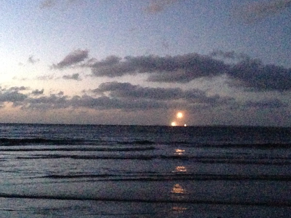 DTigelaar's tweet photo. #reddingsbrigade flair duidelijk zichtbaar @strand #vrouwenpolder https://t.co/eFGeSGPW0j