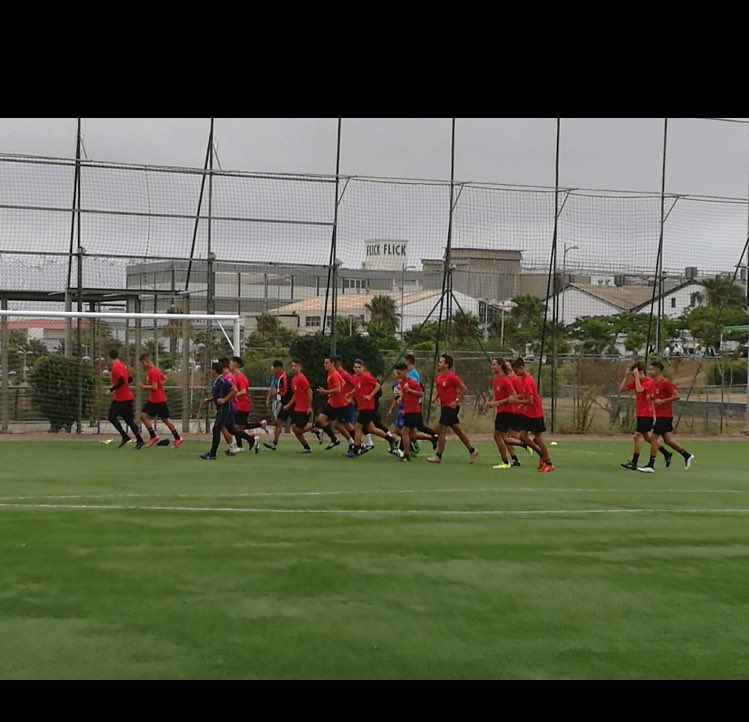 Gabriel_more34's tweet photo. Unos vienen y otros se van, yo me quedo con los que quieren estar ⚫️🔴 #dalecarajo https://t.co/edI1g6P8Qm