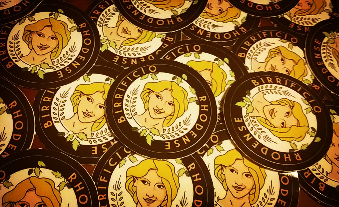 BirraRhodense's tweet photo. Sono arrivati i nostri #adesivi! #birra #artigianale #italiana #birrhozzo #statale33 #birrificio #rhodense #rho https://t.co/aD5FZbh31T