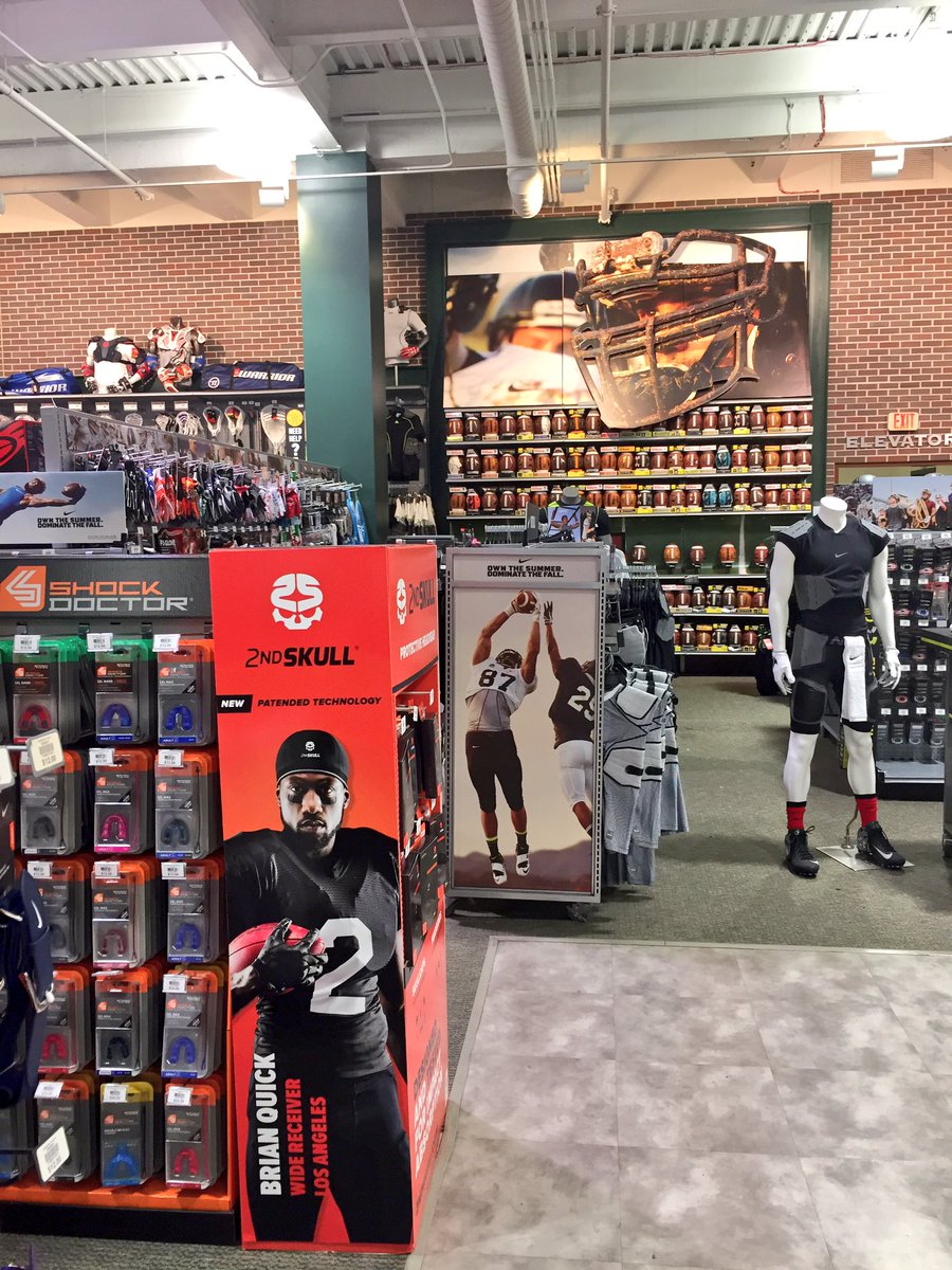 _SportsTrust's tweet image. We see you, @Bquick_SC! 👀 B. Quick x 2nd Skull at @DICKS across the US.