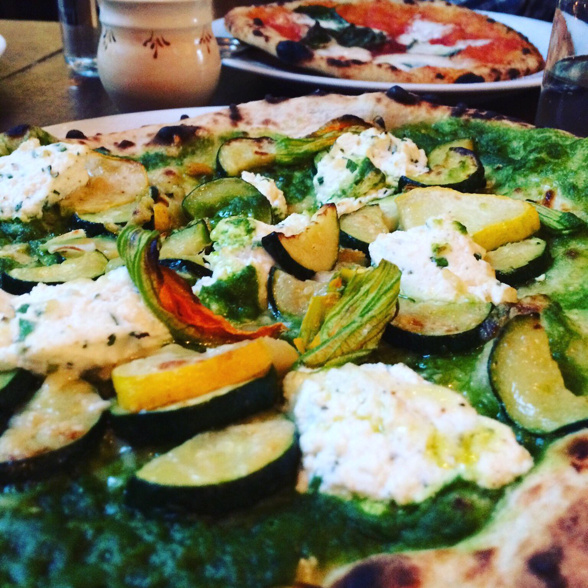GinnyLaRoe's tweet photo. a very photogenic 🍕 at @A16Rockridge https://t.co/ou0Y8jZpD8