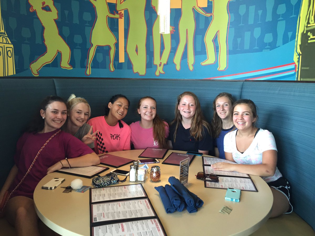 PCColorguard's tweet photo. hey y'all #sectiondinner pt.1 https://t.co/ZJiGtf7rwk