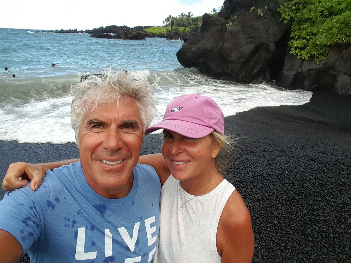 brenbooko's tweet photo. My parents are so beautiful round 2 https://t.co/jvHqPZzk9o