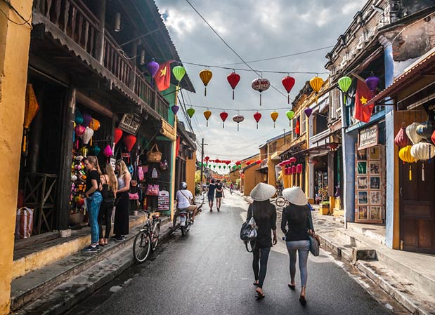 Marilyn_Res's tweet photo. RT @TravelEditor 12 great cities for people who love to explore on foot: https://t.co/BXQUFwp8lM #travel https://t.co/bvyD9P8Iab