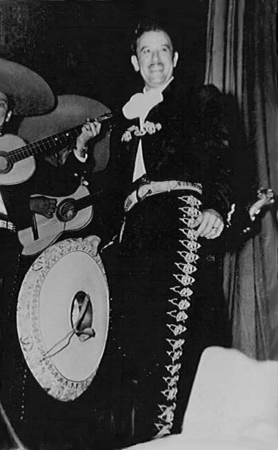 #UnDíaComoHoy de 1911 nace Manuel Esperón musicalizador del cine de oro mexicano Trayectoria bit.ly/2avdBsw