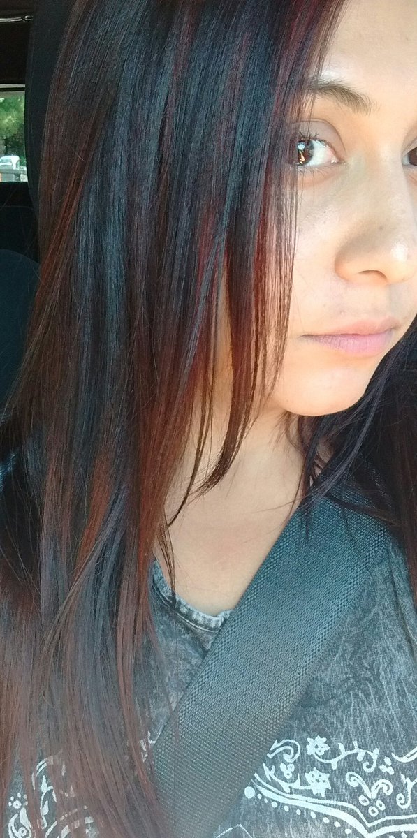 VNAMcCabe's tweet photo. New hair for Fierce Up! 💛 See you soon @tyrabanks #beautytainer #fierceuplegend #Vegas #boymom #fearlessbeautybosses https://t.co/dE8WmO8zkA
