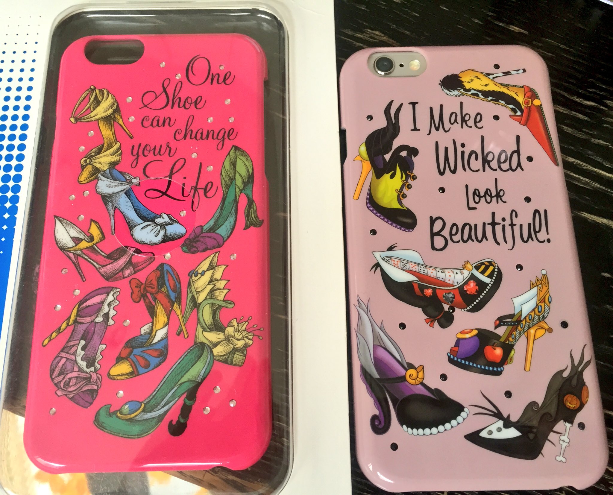 Kie Ishizuka 弟からアメリカディズニーのお土産に母とお揃いでiphoneケースをもらいました 私の はプリンセス 母のはヴィランズ 母娘で好きなものが真逆 プリンセスシューズシリーズ大好きだから嬉しい T Co 3dlgcodkqv Twitter