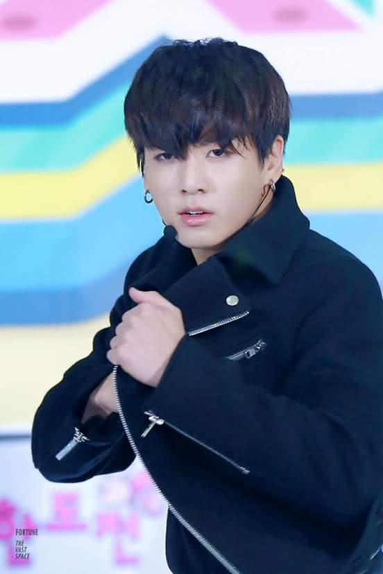 randomBTSpics tweet picture