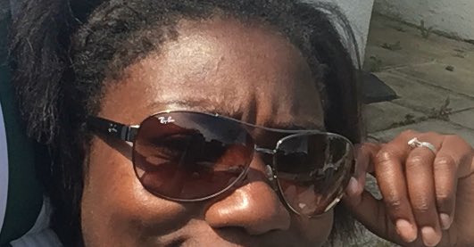 _georgeous's tweet photo. @ray_ban you sure? Mine had thicker arms and the lenses were more rounded.... https://t.co/G7snPsr5sZ