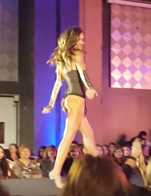 Aylenmilla's tweet photo. Feliz del desfile y la convocatoria que tuvo anoche @GrupoPasarela_ en Antofagasta de la mano de @gutierreznacho https://t.co/jBLhR9jOj4