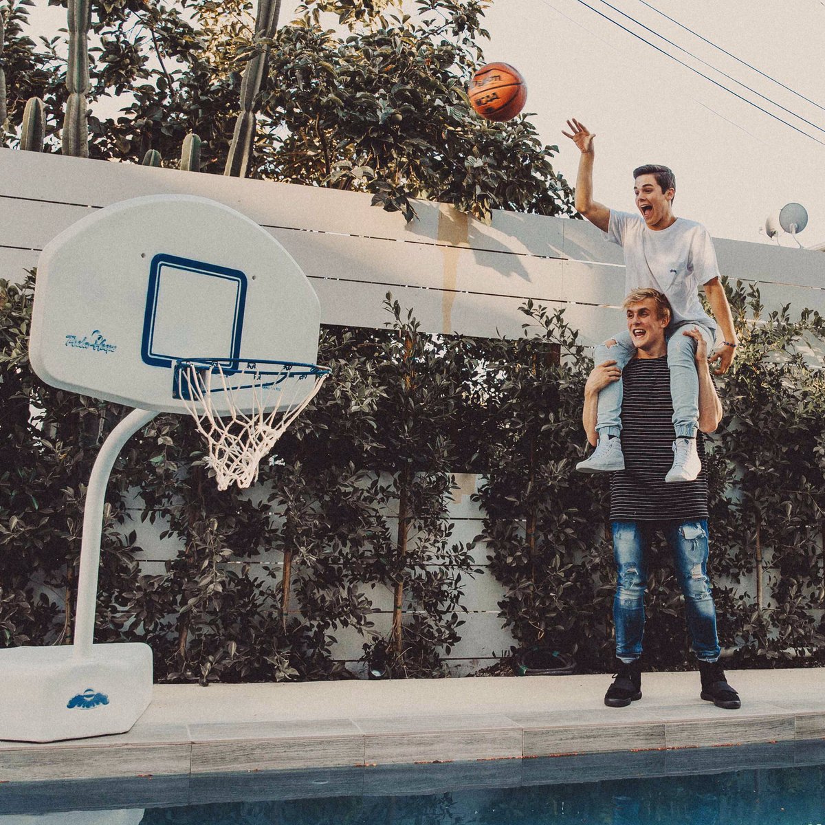 jakepaul's tweet photo. Brother @imajmitchelI https://t.co/uikb5O2ZMP