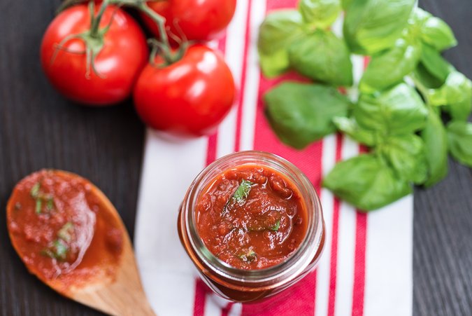 HamiltonBeachCA's tweet photo. Tomatoes: Facts, tips and recipes for the quintessential summer fruit! #HBtips https://t.co/MbFHMMzq4a https://t.co/bsYdQC6R9f