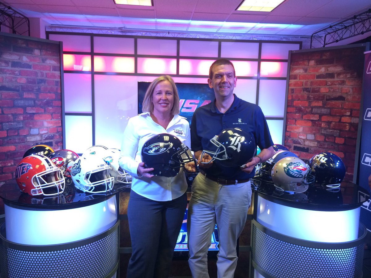 WeAreCUSA's tweet photo. Our fantastic FAR SAAC liaisons, Dr. Kim Dunn (FAU) & Dr. Rob Griffin! #CUSASAAC https://t.co/xI7PDCxEnQ