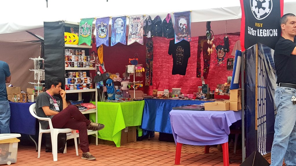 parquesgye's tweet photo. Ven a la #FeriaSamanes y adquiere increíbles accesorios de tus personajes favoritos #MundoComic ¡Ya esta aquí! https://t.co/iSQzH4tpGD