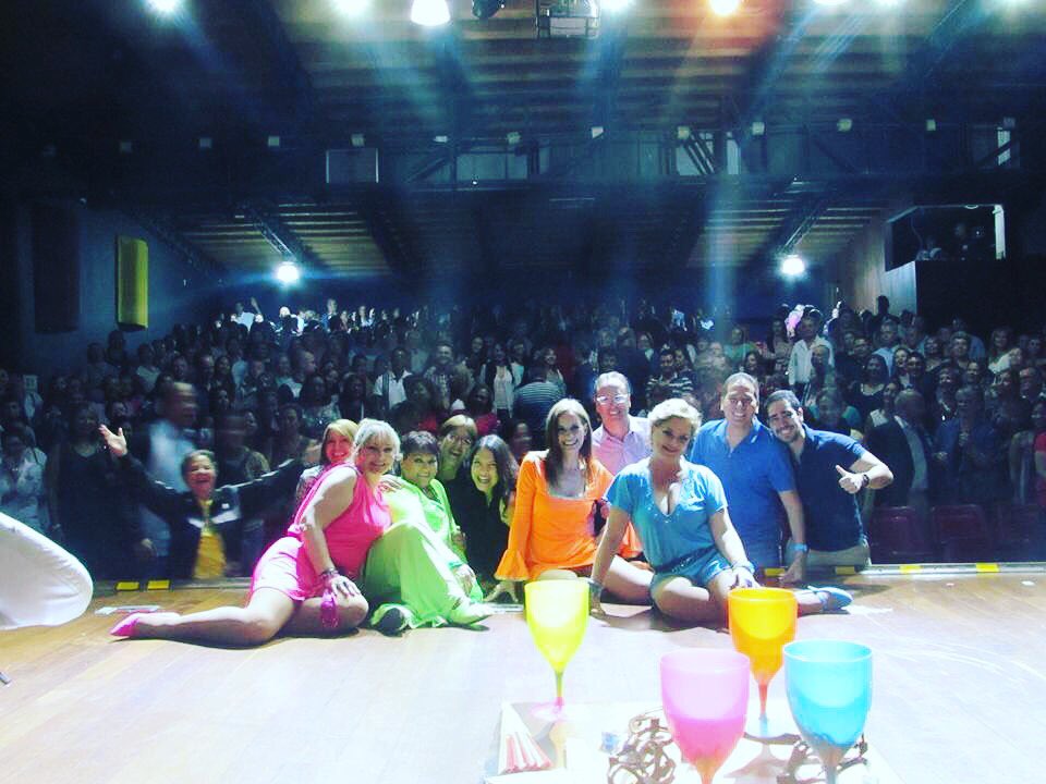 teatrosantafe's tweet photo. Medellin función hoy #CalienteCaliente con @kristililley @MartaLRuiz #MaruYamayusa #AnaBotero @LaCasaCrisanto 8:00Pm https://t.co/64VwPnxUP3