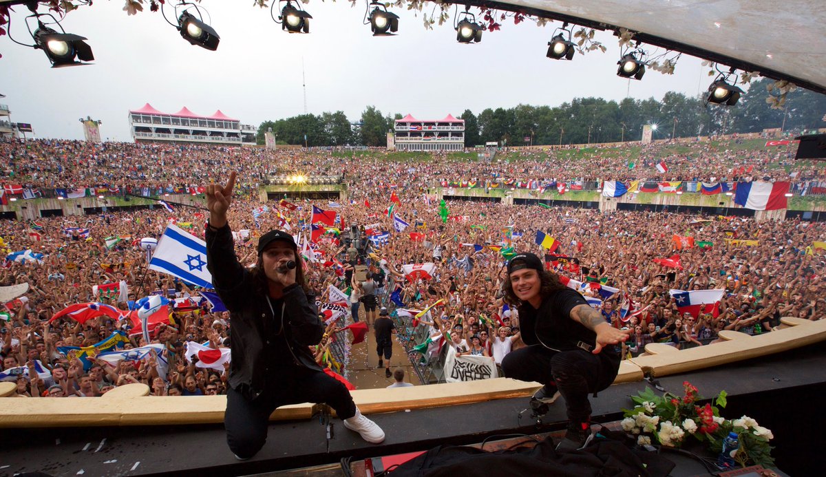 DVBBS's tweet photo. THANK YOU TOMORROWLAND ❤️ https://t.co/UsbGMlo1II