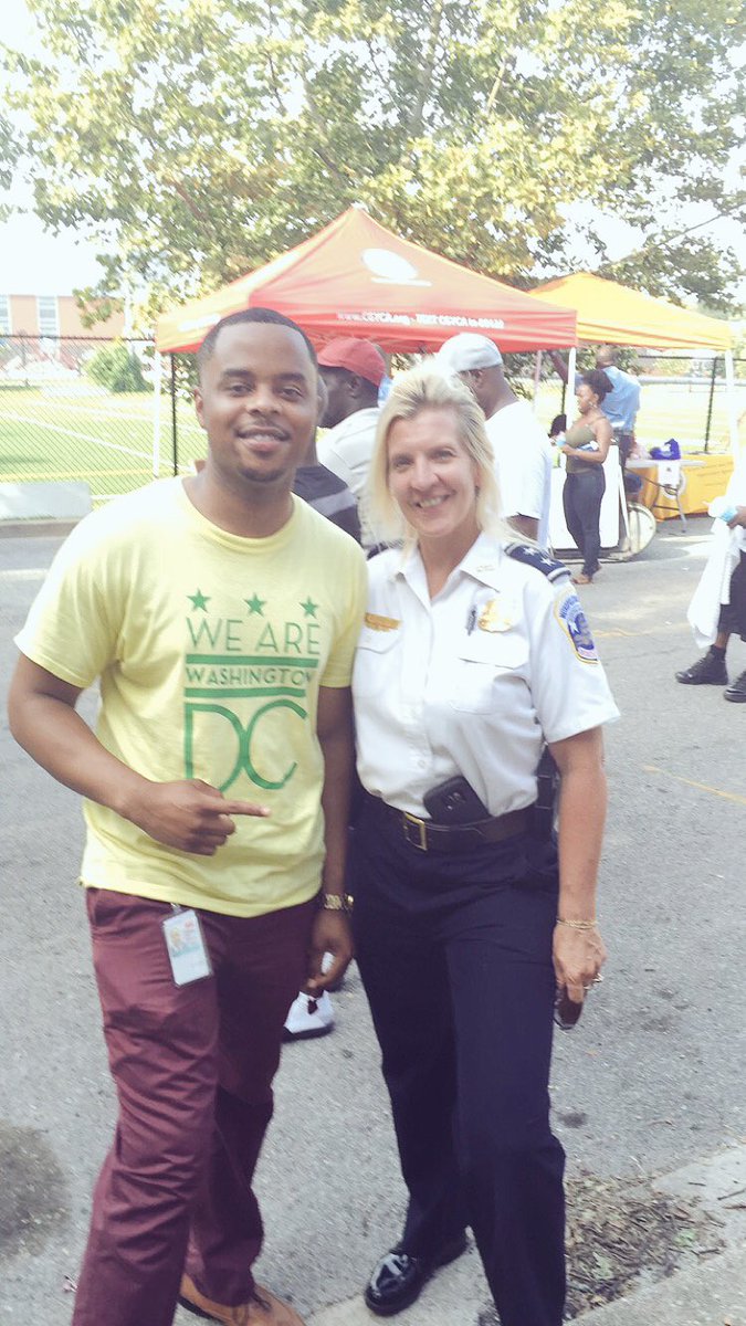 DCMOCRS's tweet photo. MPD Beat The Streets! Safer and Stronger! #ward6 #rosedale# https://t.co/aQBcPrzH5X