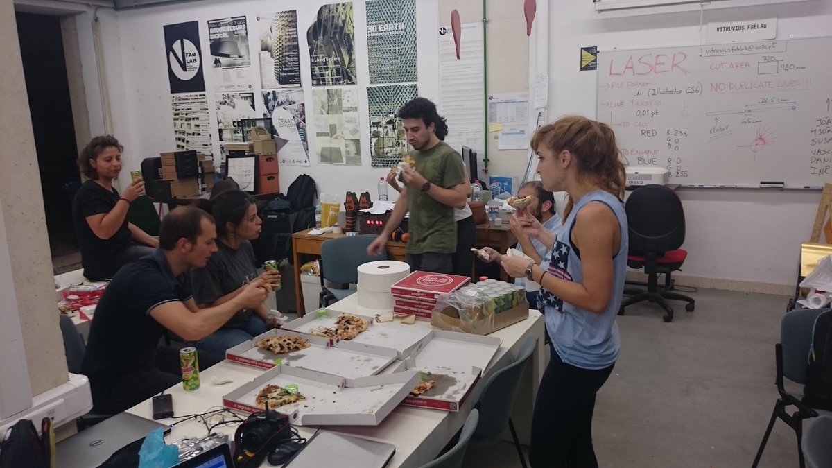 suuupermag's tweet photo. Working till night having fun #DIY #arduino #MovinUpBezzone #MovinUpLive #interactivearchitecture #interactiondesign https://t.co/m8MaHYsZsr