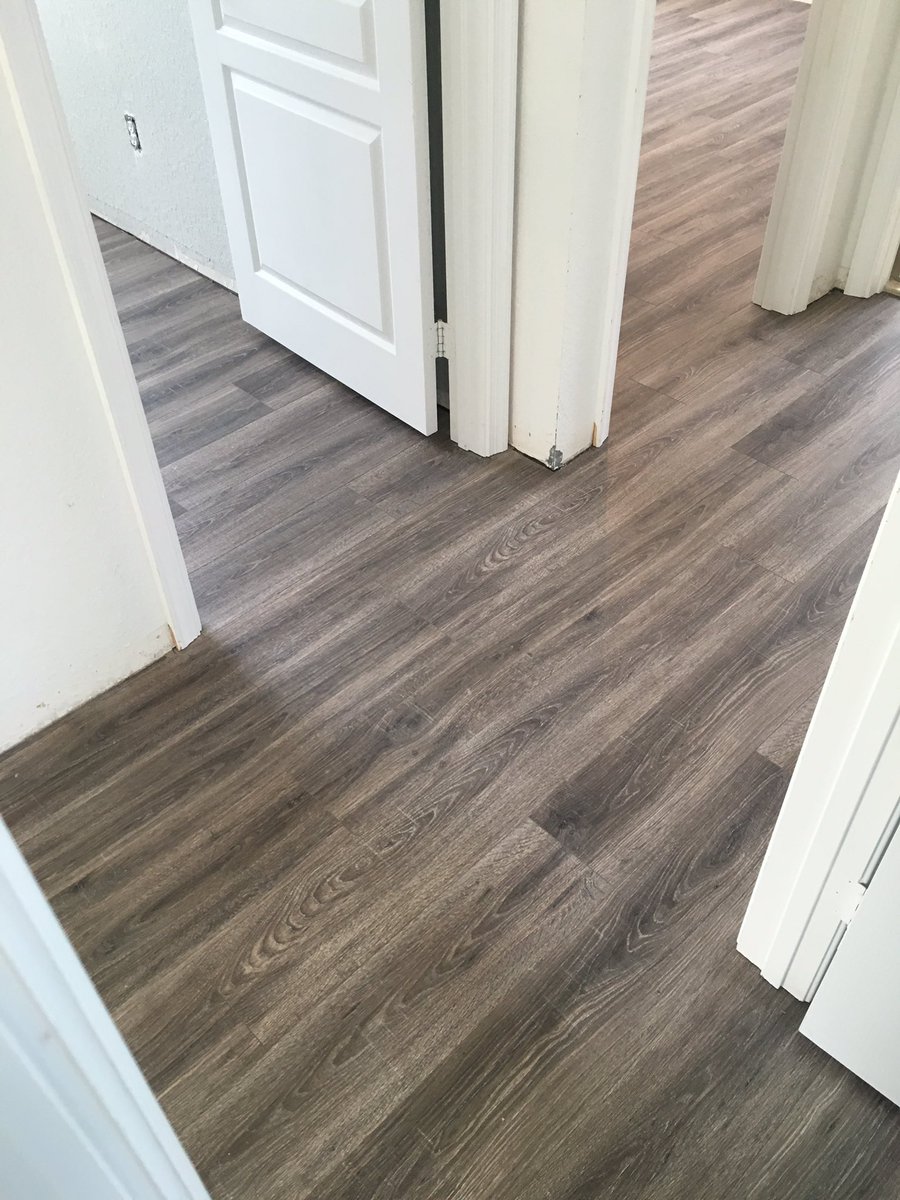 quantumfloors's tweet photo. Driftwood Oak by @MohawkFlooring https://t.co/IZYz6DjbUk