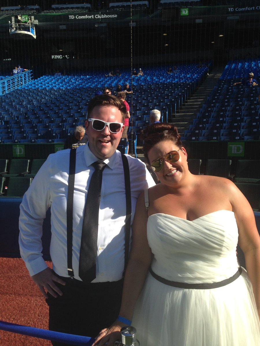 Wilnerness's tweet photo. Happy Wedding Day to @sim1rob and @CapMarketsT - no better place for the wedding night, right? #MazelTov https://t.co/sDFfGxqF2j