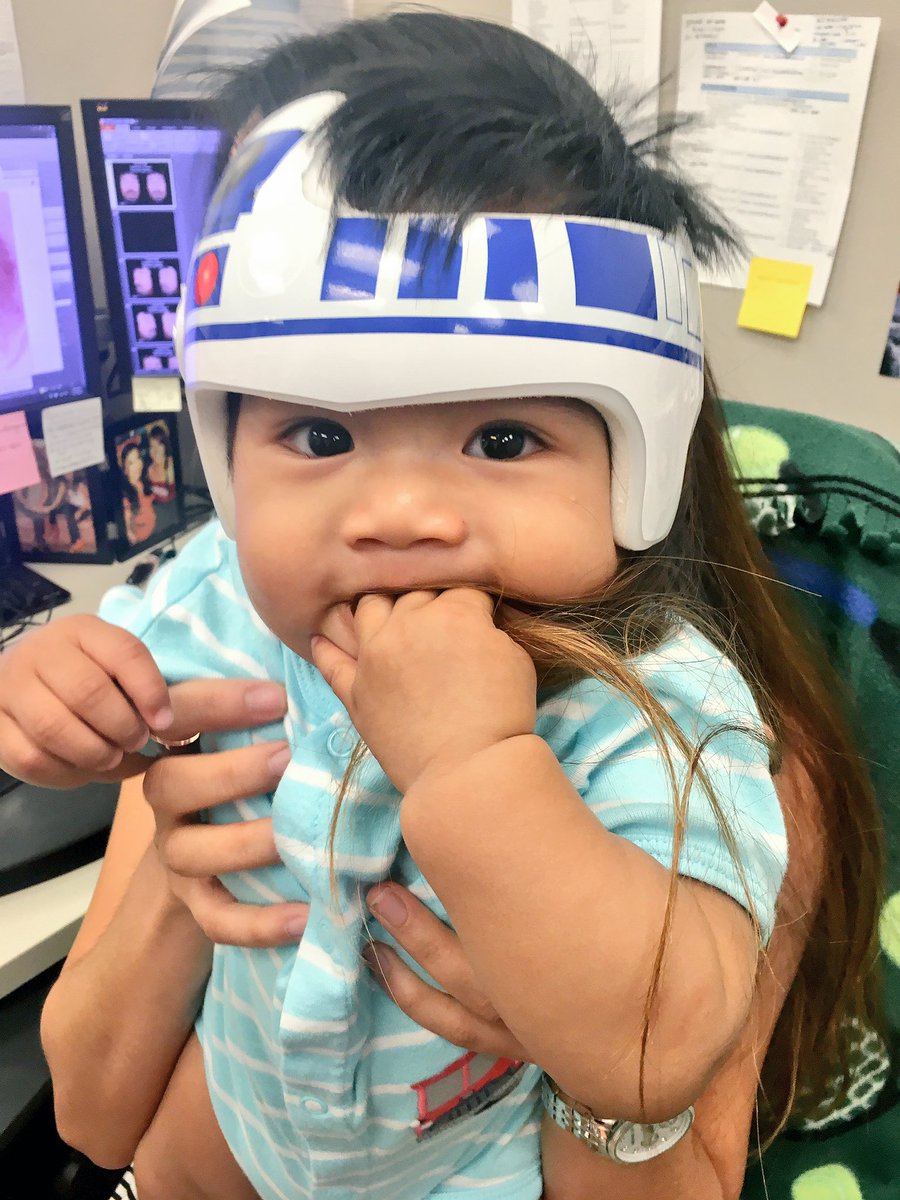 sillatan's tweet photo. R2-D2 paid me a visit at work today! 😊 #nomnomnom #longhairdontcare #happyfriday #tgif #starwars #chubbybaby https://t.co/iWmwAebSYf