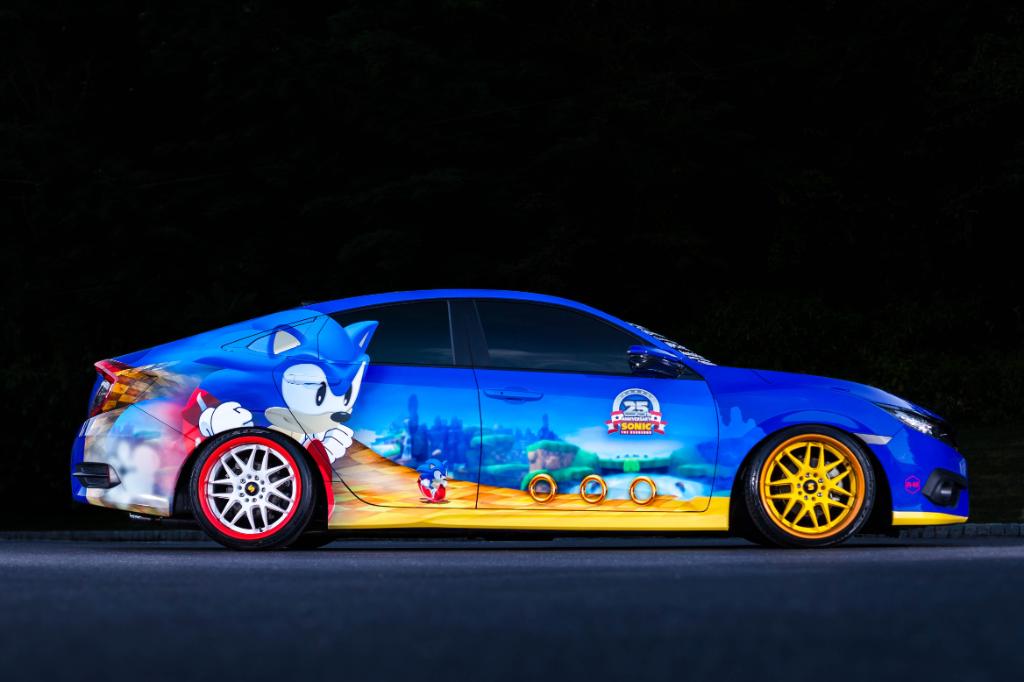Honda's tweet photo. A @sonic_hedgehog-themed Civic? Game on. #Comiccon https://t.co/lmpVRYY48K