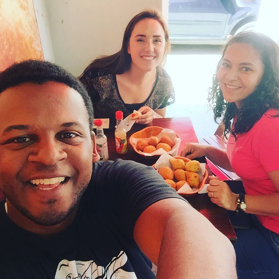 AndersonTorres's tweet photo. Fui obrigado a quebrar minha rotina alimentar pra comer COXINHAAAAA!  A Luciana que nos ob… https://t.co/zCRzLU98js https://t.co/k2PrTn8ugN