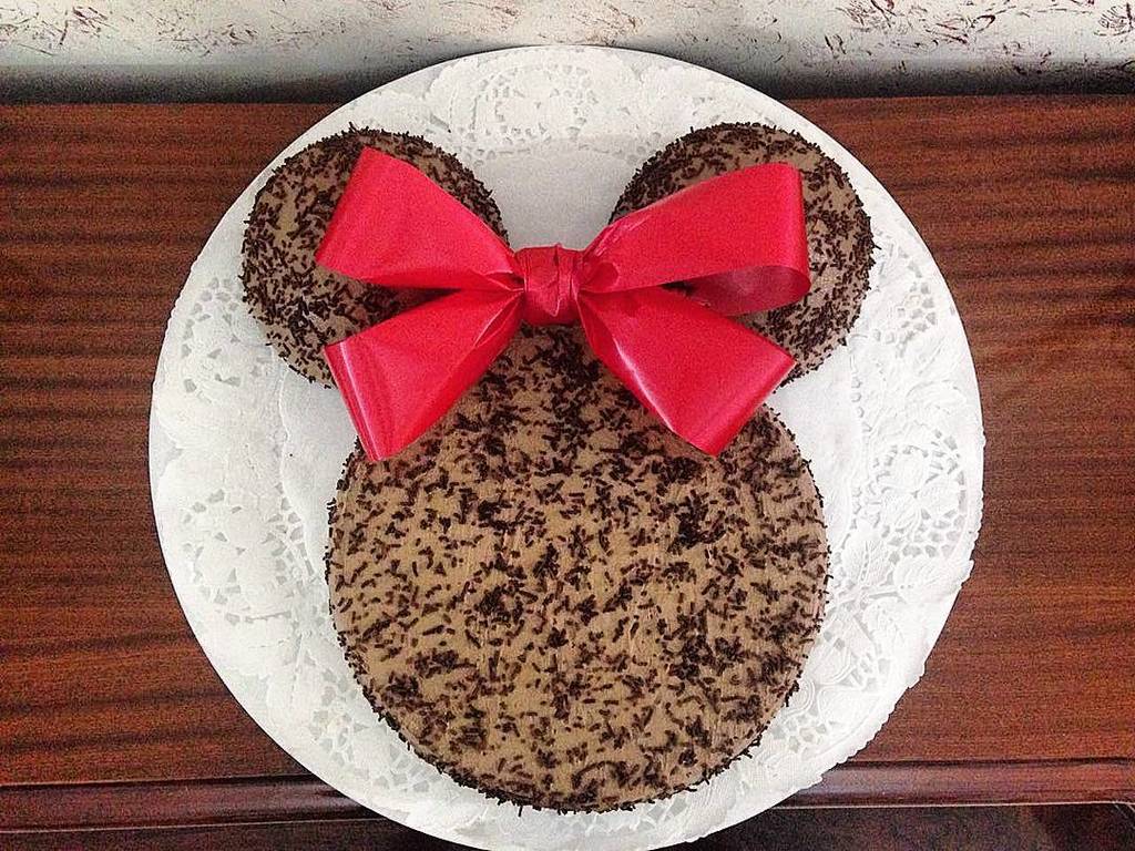 MaseReposteria's tweet photo. Hermosa torta marmoleada de chocolate y rellena de chocolate de Minnie Mouse para celebrar el cumpleaños de tu pequ… https://t.co/AlZECLWKBZ