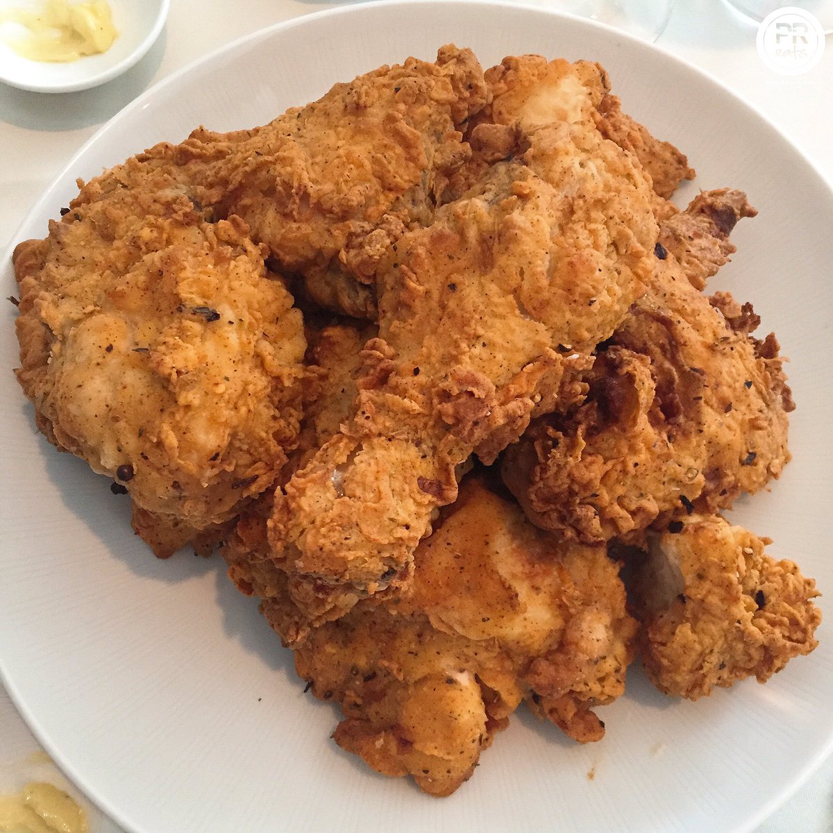 PuertoRicoEats's tweet photo. We always keep our eyes open for the Buttermilk Fried Chicken lunch special at #Augustos by @chef_ariel. NOM NOM https://t.co/xVSzC0c3zK