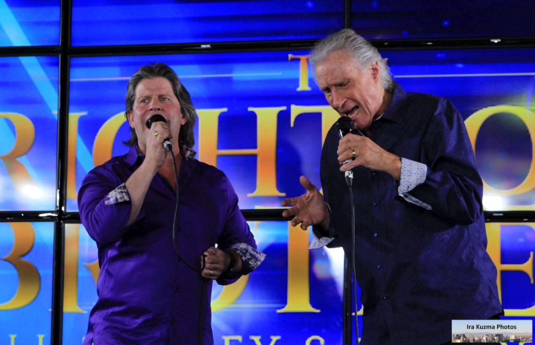 theweekendlv's tweet photo. 1 hr left until we go #live on Facebook! See the #RighteousBrothers' awesome performance and much more! #WeekendLV https://t.co/1CUokiVkBc