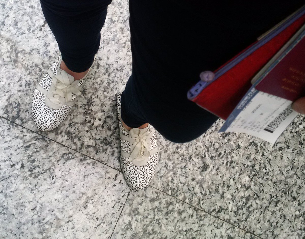 Yes, they are my fave #shoes at the moment! <3 #airport #travel #jetset #fashion #sneakers #foldableshoes #luxury