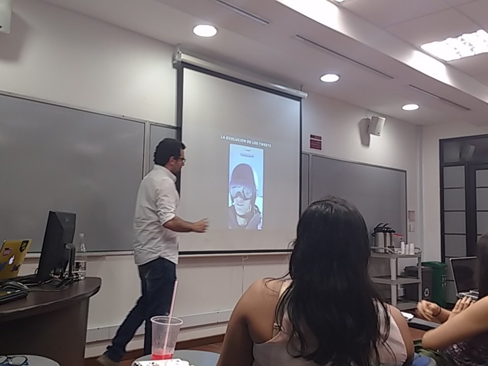 tolaramirezj's tweet image. Aquí aprendiendo sobre Twitter #TwitterBasics