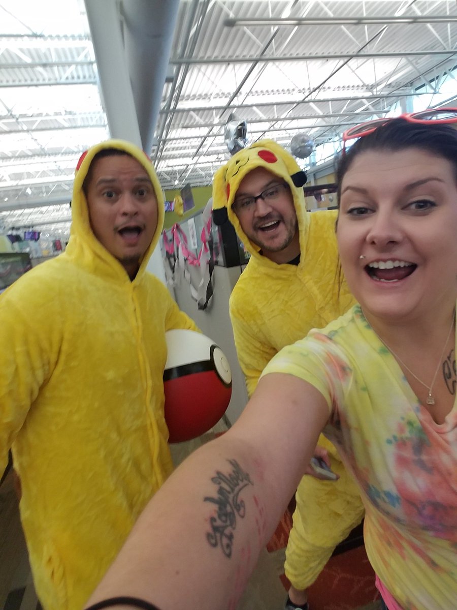 Megz3287's tweet photo. Is there a tie dye colored pokemon cuz I wanna be that one, if there is! #tiedyefriday #shenanigans #magentavortex https://t.co/q7eQhvnQNS