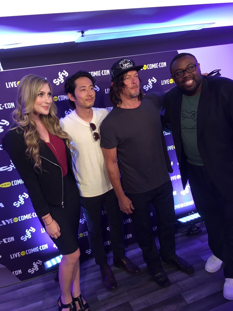 thekatiewilson's tweet photo. OK now @Syfy is trying to kill me!!! 😱 So many amazing ppl coming through the lounge!!! #TheWalkingDead #LiveatSDCC https://t.co/oC72vSZj8Z