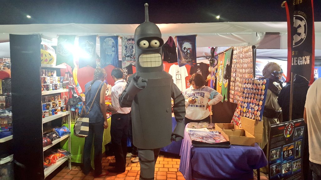 parquesgye's tweet photo. Te invitamos a tomarte una foto con tu personaje favorito de #Starwars en el #MundoComic en la #FeriaSamanes https://t.co/yYuzorxMey