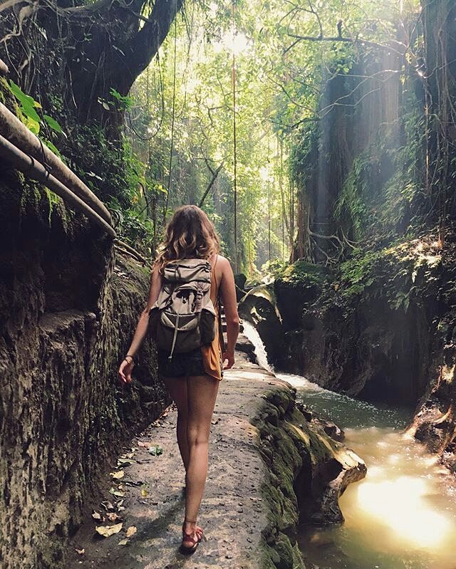 Bersyukur atas apa yang telah anda capai sekarang. Tetap berjuang untuk apa yang anda impikan di masa depan. Ubud ..