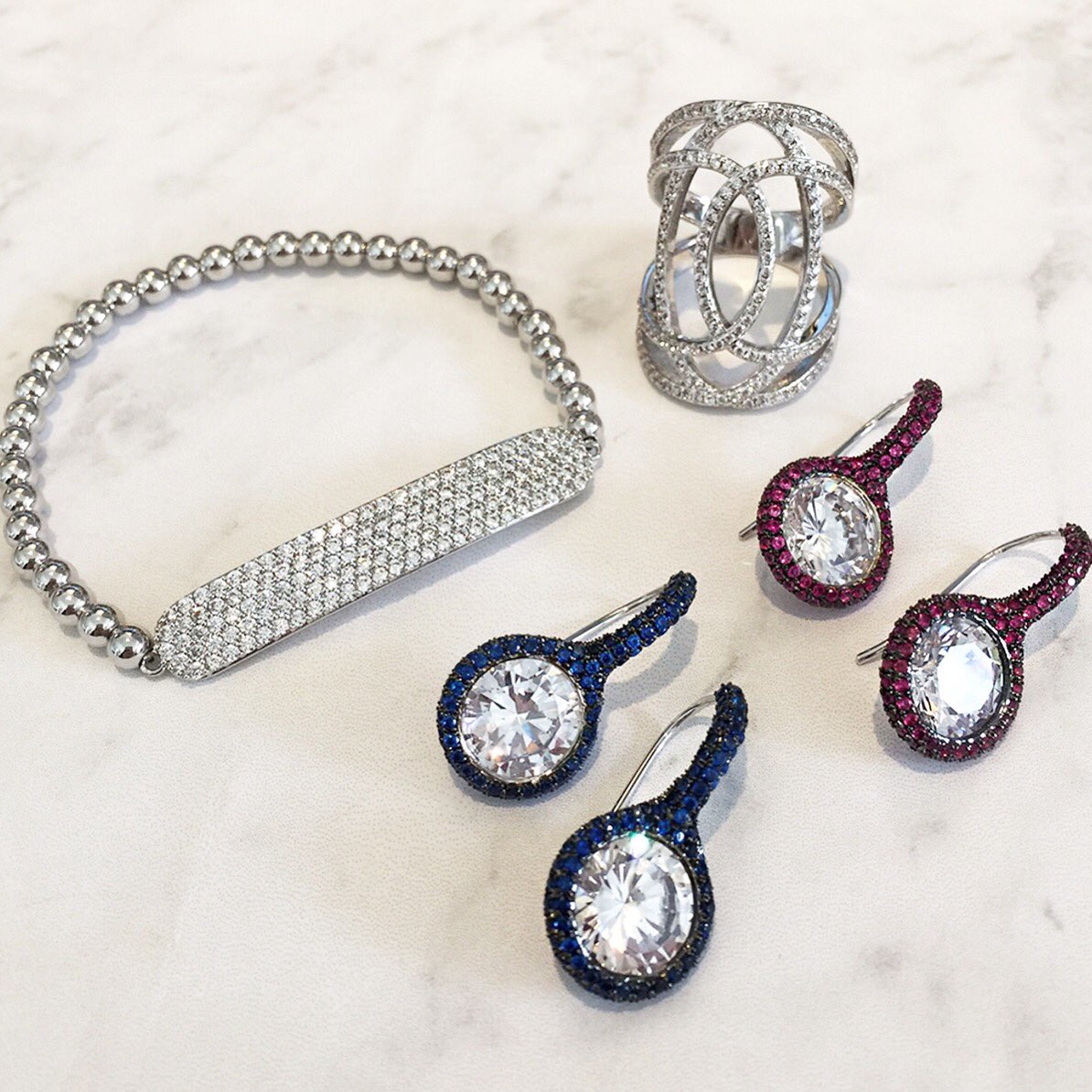 JewelsByJenHSN's tweet photo. Pretty #JewelsByJenHSN TONIGHT 10pm @HSN #itsfunhere #HSNlive #HSNjewelry #JennyGirl https://t.co/mUzr6RSgEa https://t.co/Mh6RlVvlRv